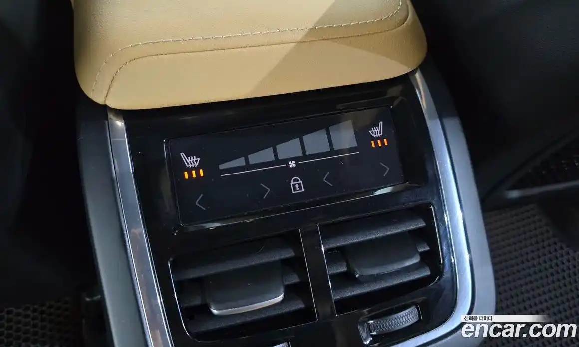 Volvo XC60 2021 2.0 автомат (гидро), фото 29
