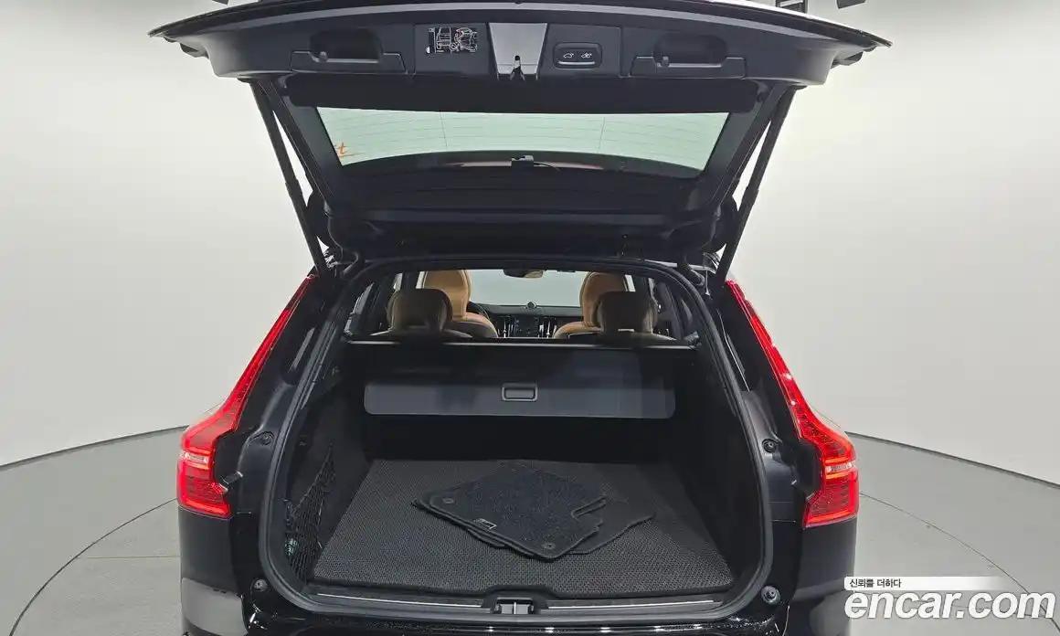 Volvo XC60 2021 2.0 автомат (гидро), фото 30