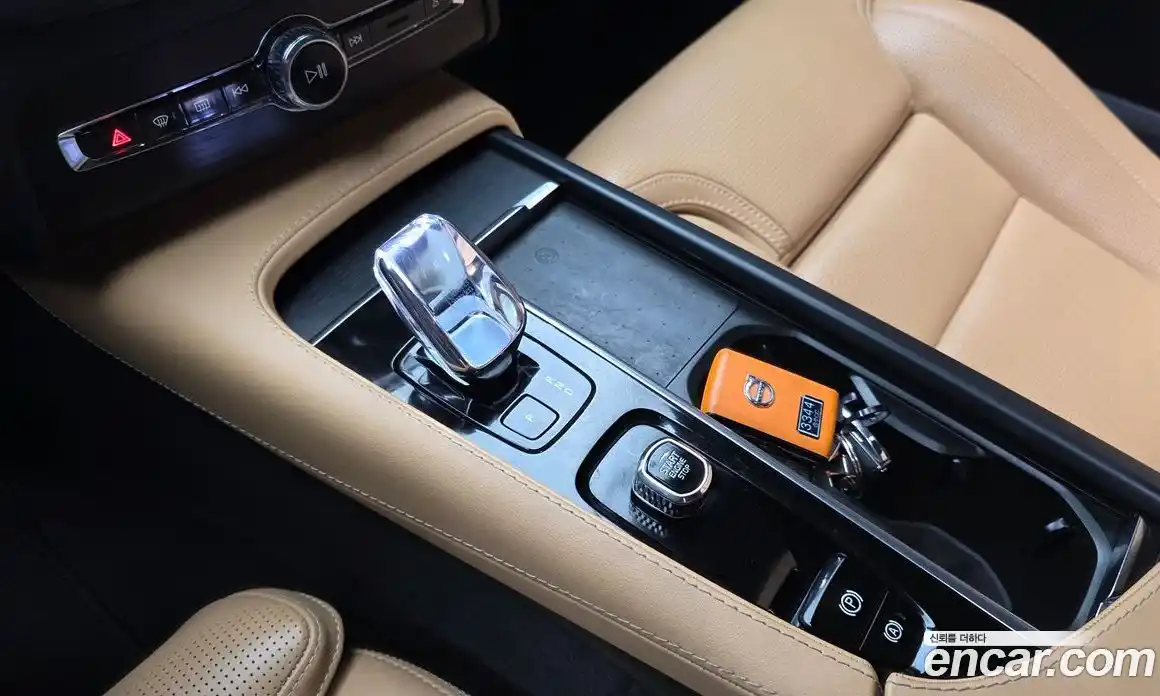 Volvo XC90 2023 2.0 автомат (гидро), фото 12