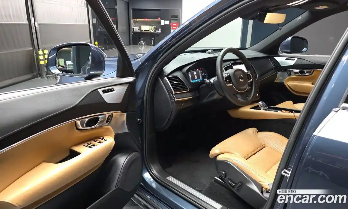 Volvo XC90 2023 2.0 автомат (гидро), фото 13