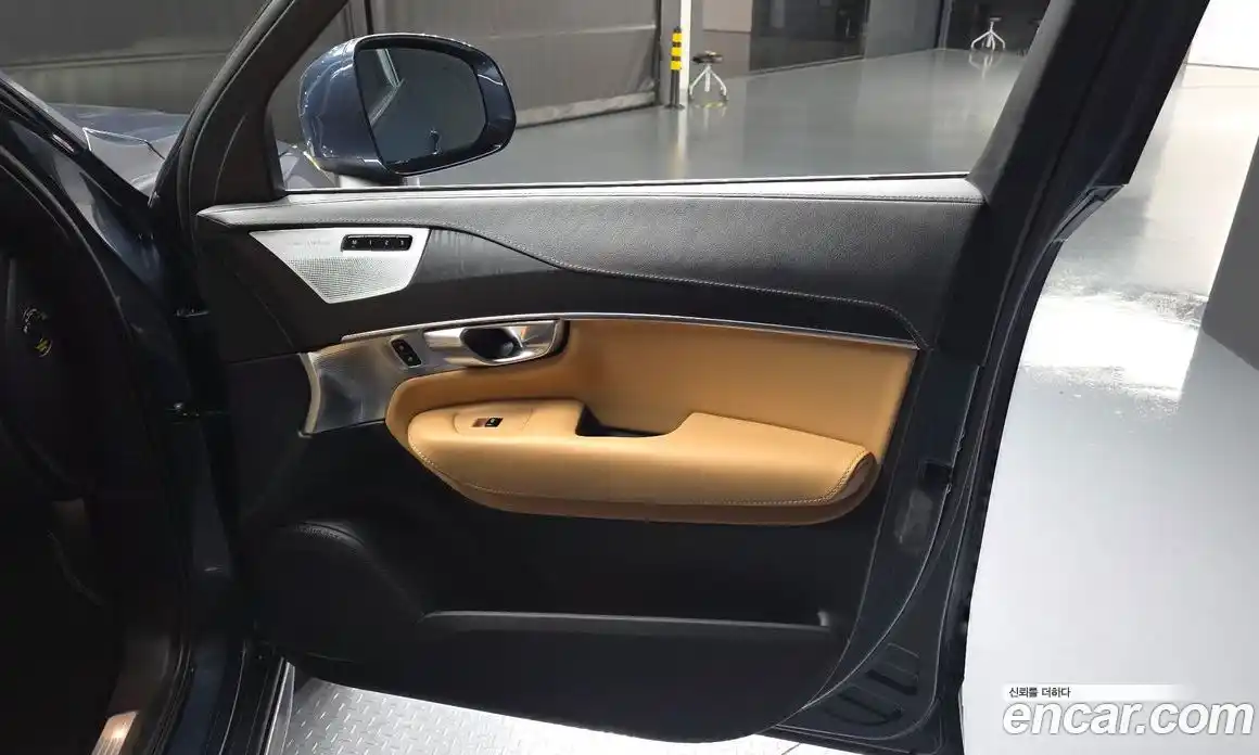 Volvo XC90 2023 2.0 автомат (гидро), фото 14