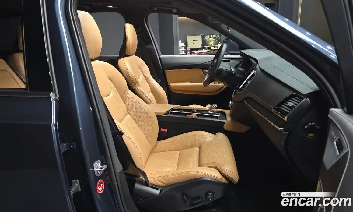 Volvo XC90 2023 2.0 автомат (гидро), фото 17