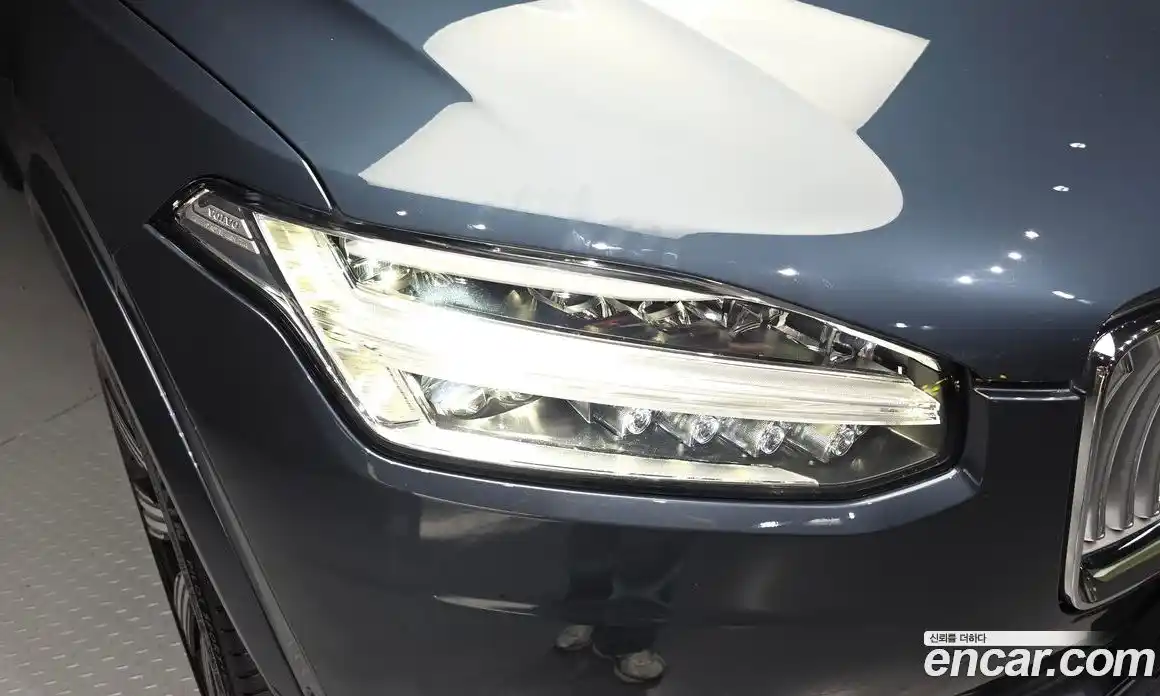 Volvo XC90 2023 2.0 автомат (гидро), фото 8