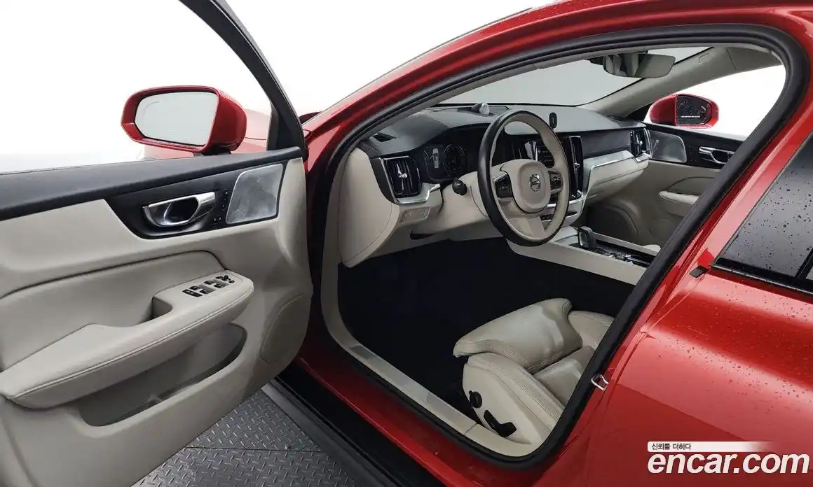 Volvo V60 2021 2.0 автомат (гидро), фото 13