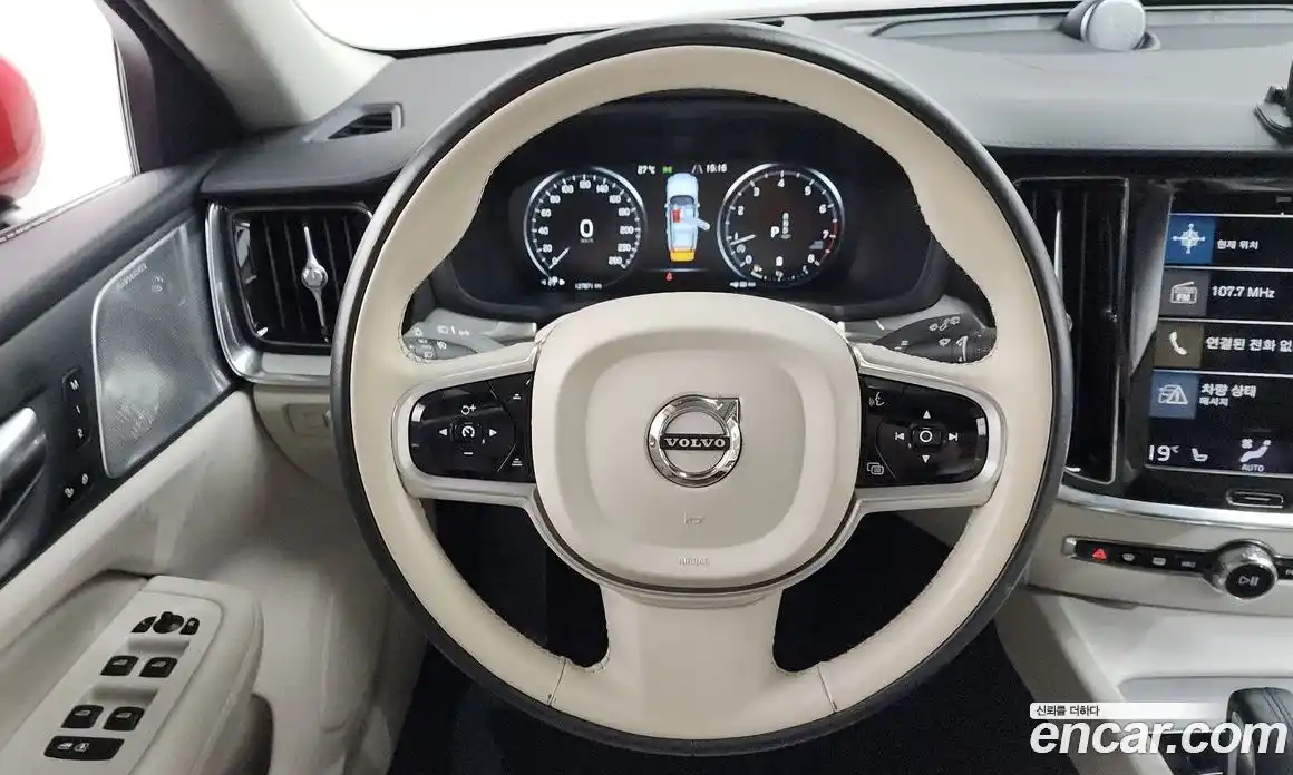 Volvo V60 2021 2.0 автомат (гидро), фото 20