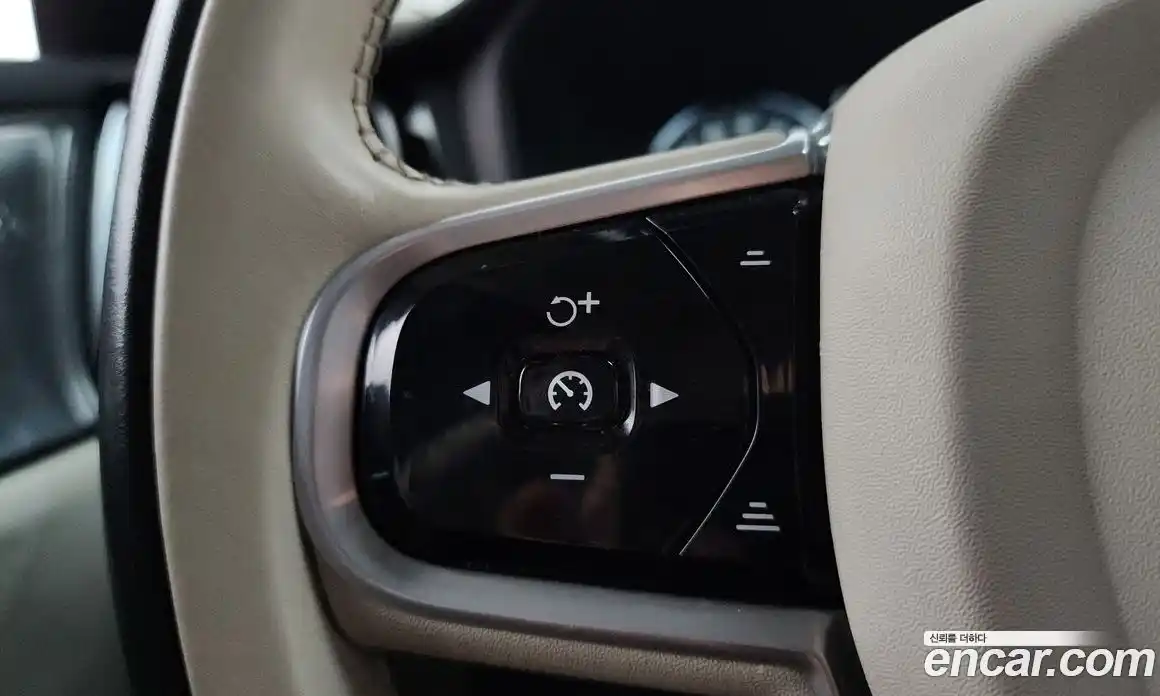 Volvo V60 2021 2.0 автомат (гидро), фото 22