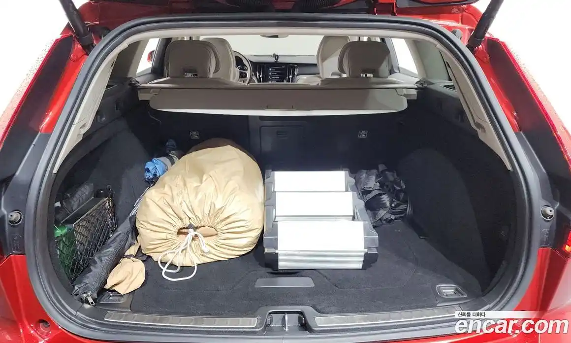 Volvo V60 2021 2.0 автомат (гидро), фото 25