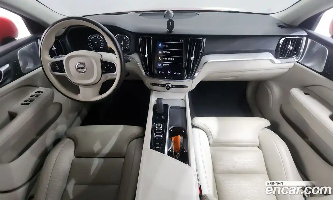 Volvo V60 2021 2.0 автомат (гидро), фото 10
