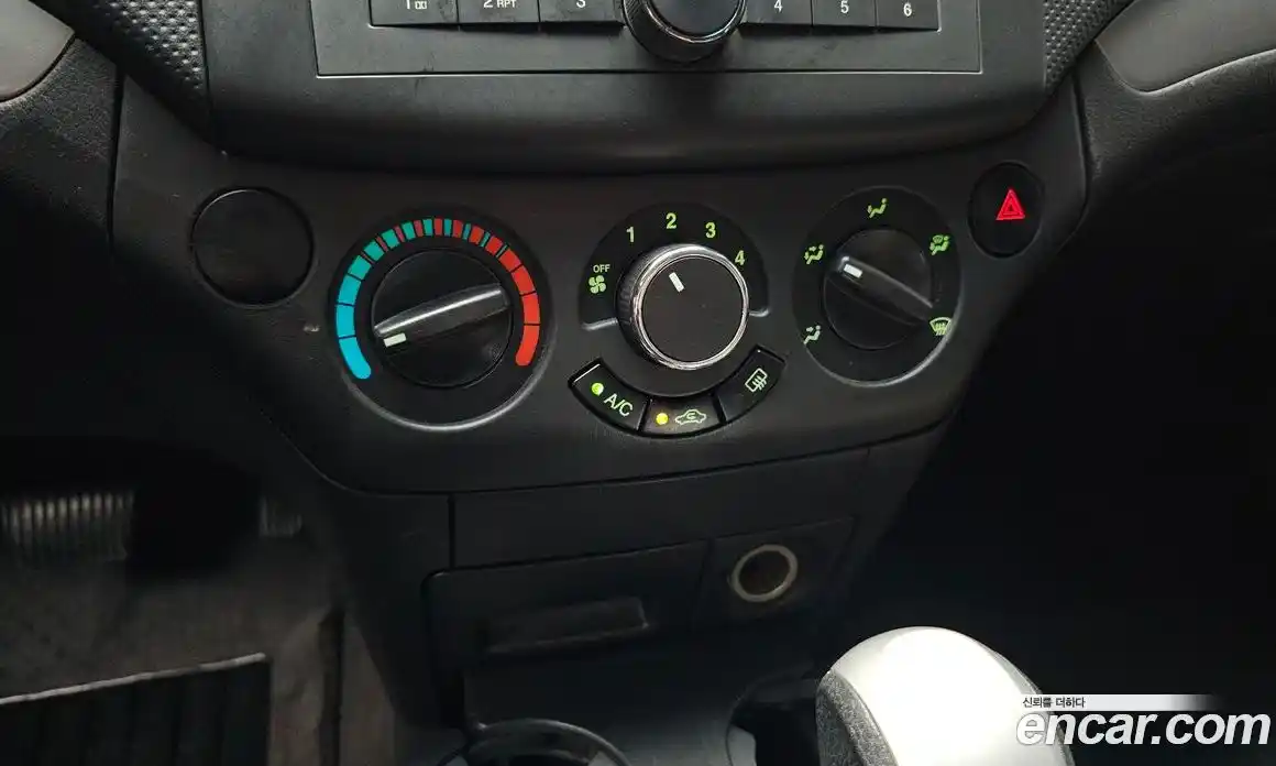 Chevrolet Gentra 2009 1.2 автомат (гидро), фото 18