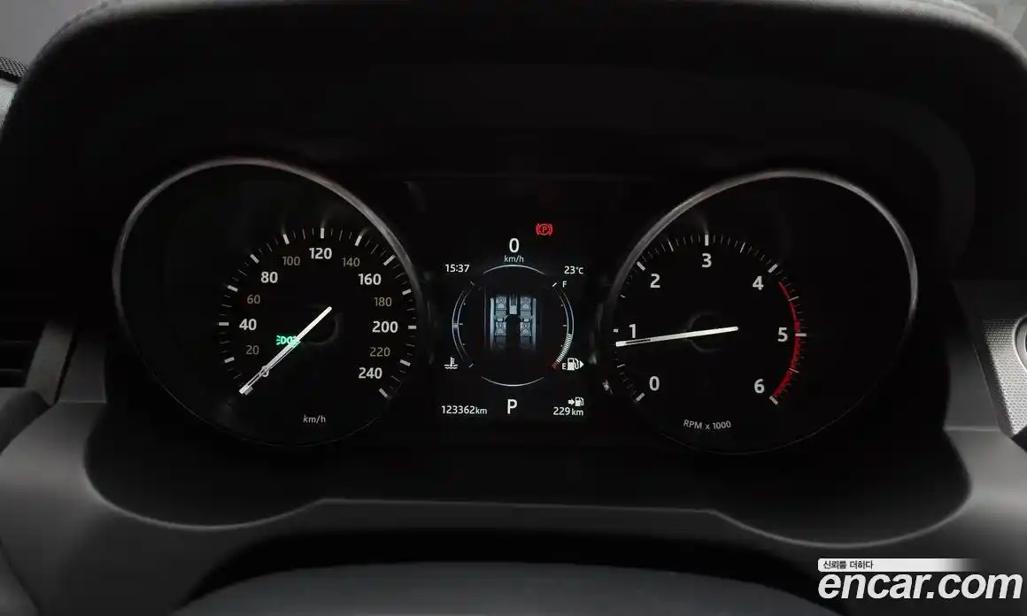 Land Rover Range Rover Evoque 2017 2.0 автомат (гидро), фото 11