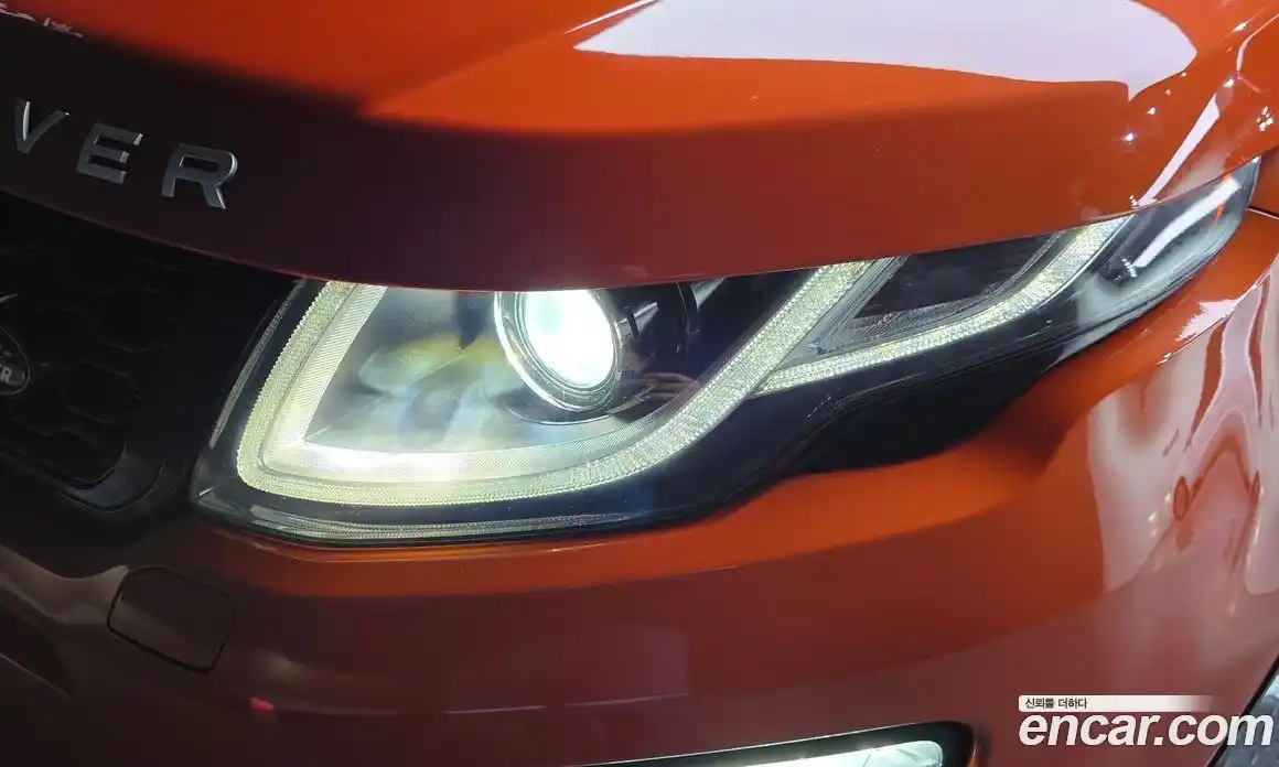 Land Rover Range Rover Evoque 2017 2.0 автомат (гидро), фото 8