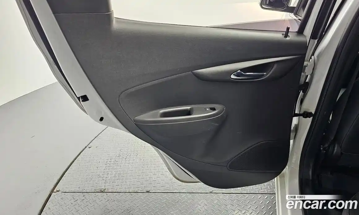 Chevrolet Spark 2019 1.0 автомат (гидро), фото 15