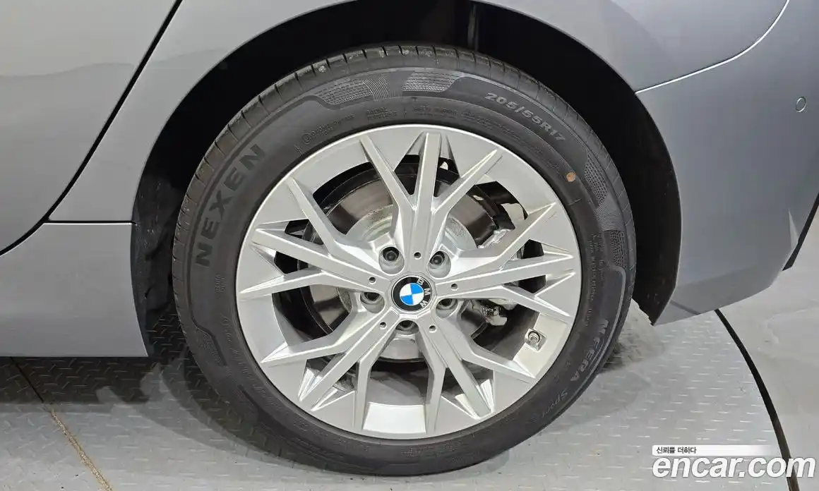 BMW 1 серия 2025 2.0 автомат (гидро), фото 7