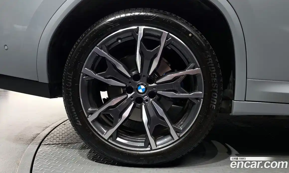 BMW X4 2025 2.0 автомат (гидро), фото 5