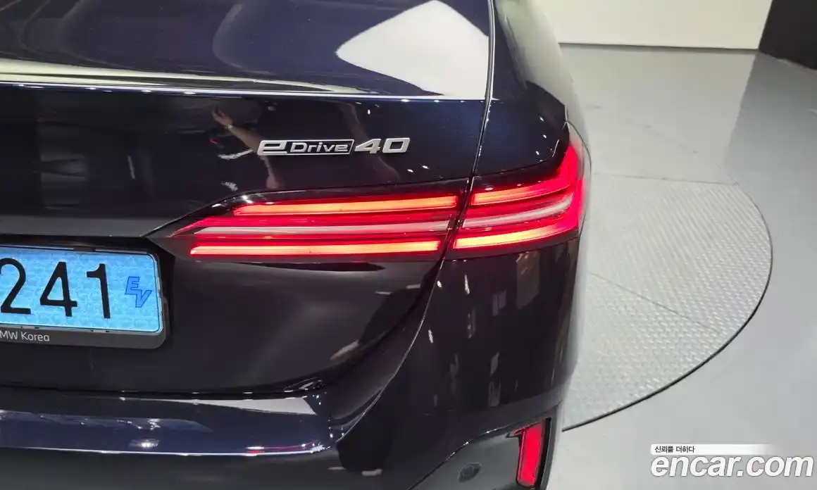 BMW i5 2024 0.2 автомат (гидро), фото 9