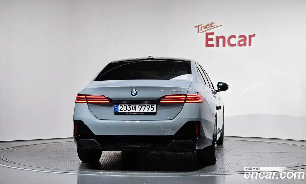 BMW 5 серия 2024 2.0 автомат (гидро), фото 4