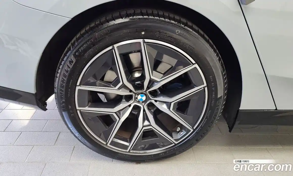 BMW 5 серия 2024 2.0 автомат (гидро), фото 5