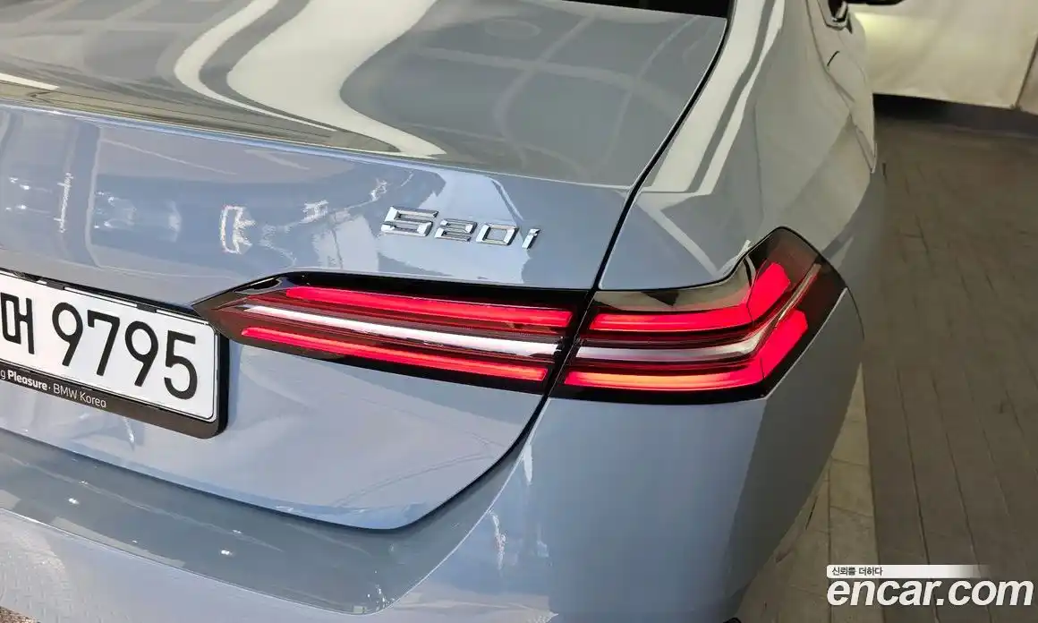 BMW 5 серия 2024 2.0 автомат (гидро), фото 9