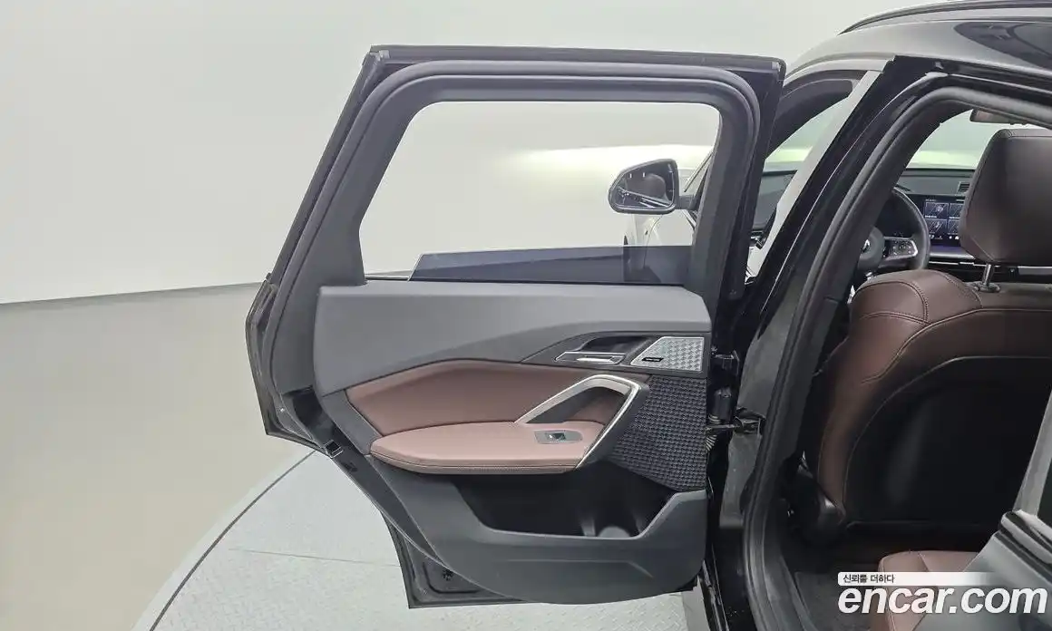BMW X1 2025 2.0 автомат (гидро), фото 15