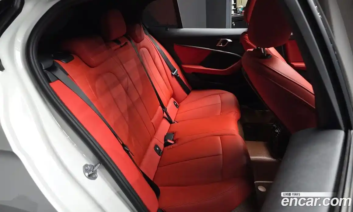 BMW 1 серия 2022 2.0 автомат (гидро), фото 18