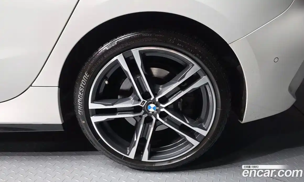 BMW 1 серия 2022 2.0 автомат (гидро), фото 7