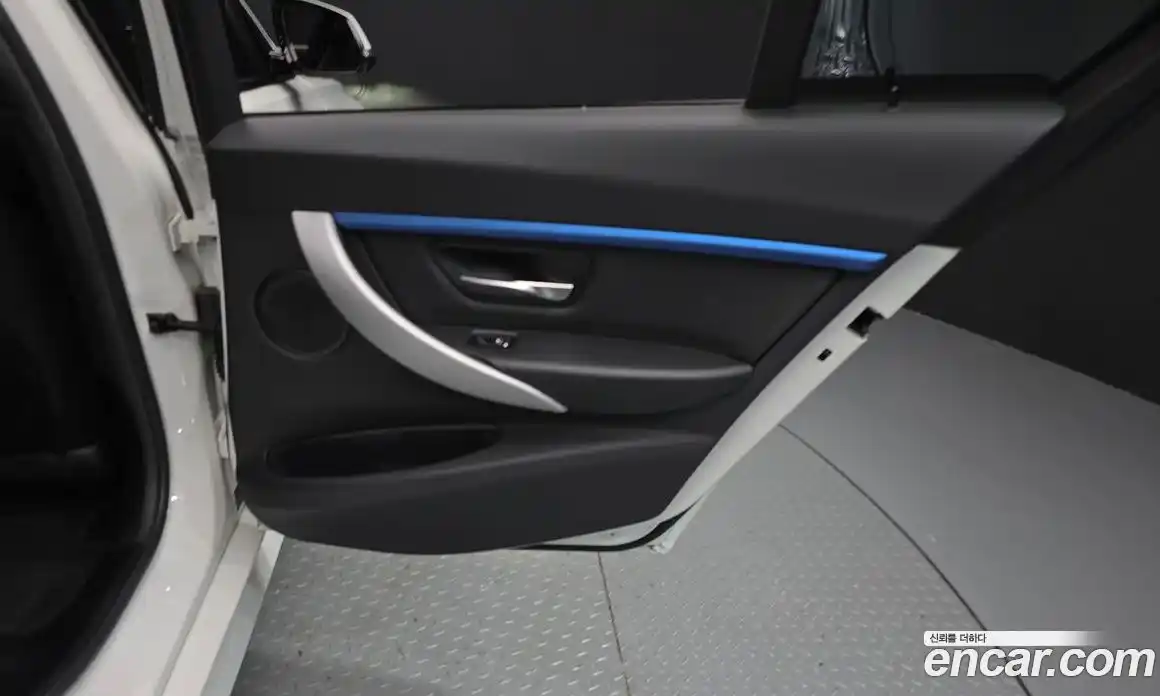 BMW 3 серия 2018 2.0 автомат (гидро), фото 15