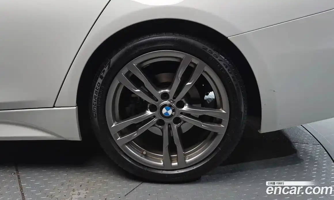 BMW 3 серия 2018 2.0 автомат (гидро), фото 7