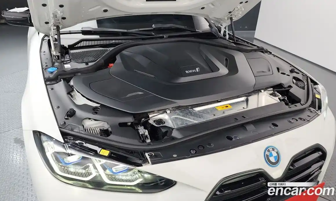 BMW i4 2023 0.2 автомат (гидро), фото 6