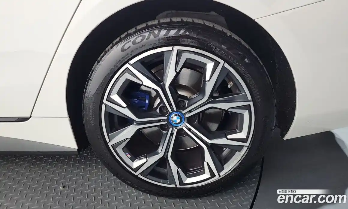 BMW i4 2023 0.2 автомат (гидро), фото 7