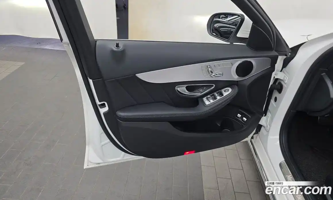 Mercedes-Benz C-Class 2018 2.0 гидро, фото 14 Mercedes-Benz C-Class 2018 2.0 гидро, фото 14