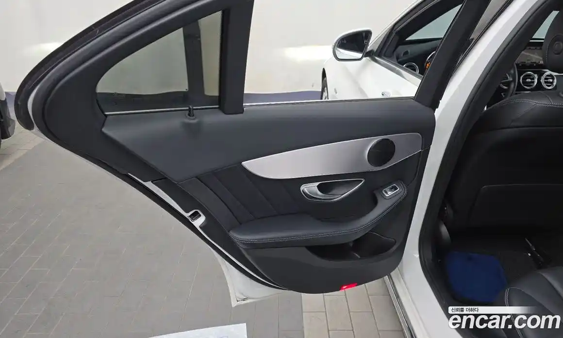 Mercedes-Benz C-Class 2018 2.0 гидро, фото 15 Mercedes-Benz C-Class 2018 2.0 гидро, фото 15