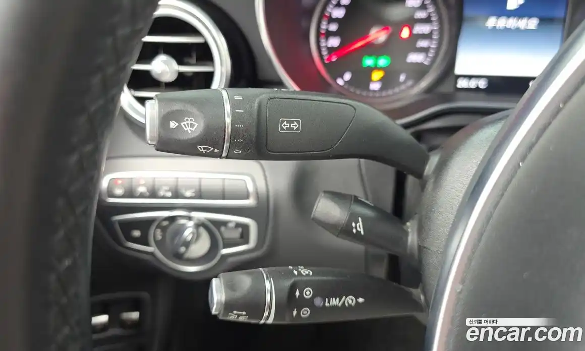 Mercedes-Benz C-Class 2018 2.0 гидро, фото 28 Mercedes-Benz C-Class 2018 2.0 гидро, фото 28