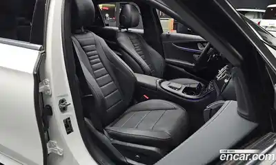 Mercedes-Benz E-Class 2022 2.0 автомат (гидро), миниатюра 12