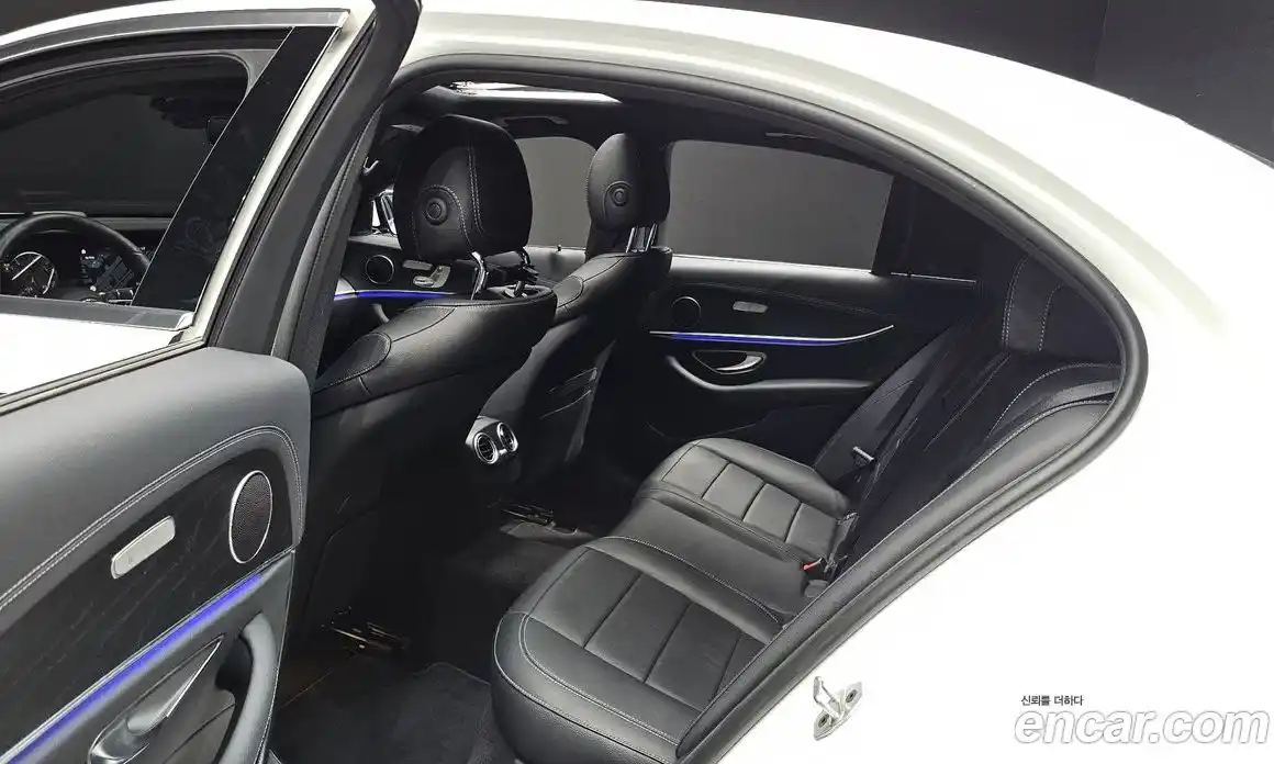 Mercedes-Benz E-Class 2022 2.0 автомат (гидро), фото 17