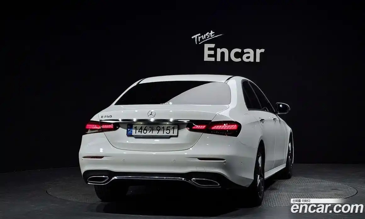Mercedes-Benz E-Class 2022 2.0 автомат (гидро), фото 3