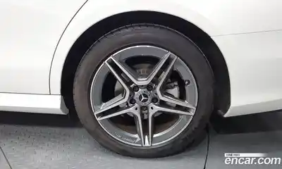 Mercedes-Benz E-Class 2022 2.0 автомат (гидро), миниатюра 6
