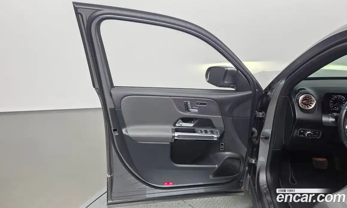 Mercedes-Benz EQB 2024 0.2 гидро, фото 14