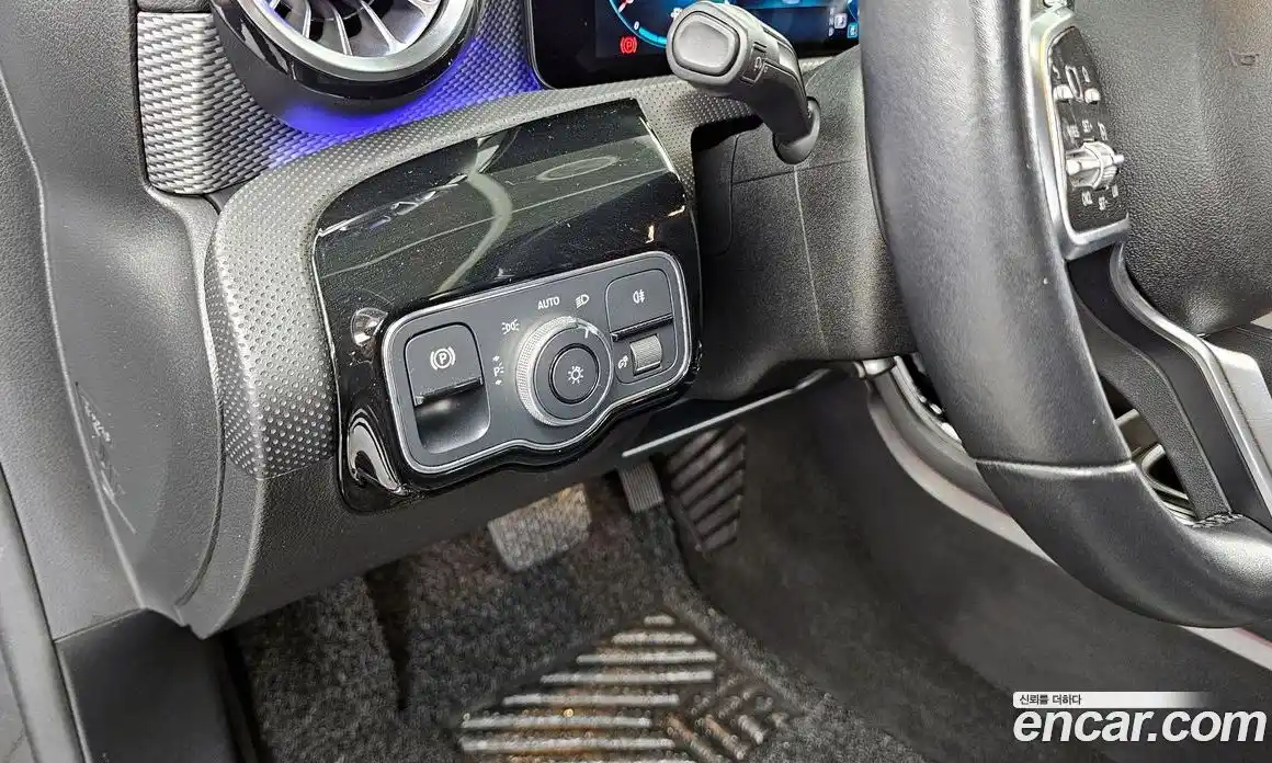 Mercedes-Benz A-Class 2021 2.0 гидро, фото 16