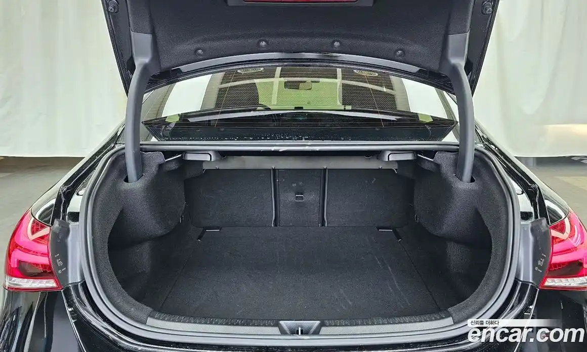 Mercedes-Benz A-Class 2021 2.0 гидро, фото 20