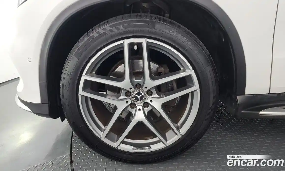 Mercedes-Benz GLE-Class 2017 3.0 гидро, фото 5 Mercedes-Benz GLE-Class 2017 3.0 гидро, фото 5
