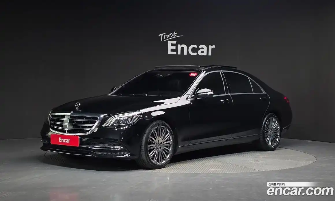 Mercedes-Benz S-Class 2018 4.0 гидро, фото 1 Mercedes-Benz S-Class 2018 4.0 гидро, фото 1
