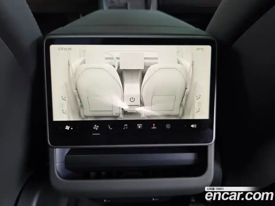Tesla Model Y 2025 автомат (гидро), фото 13 Tesla Model Y 2025 автомат (гидро), фото 13