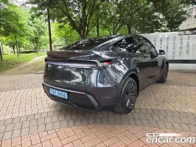 Tesla Model Y 2025 автомат (гидро), миниатюра 2 Tesla Model Y 2025 автомат (гидро), миниатюра 2