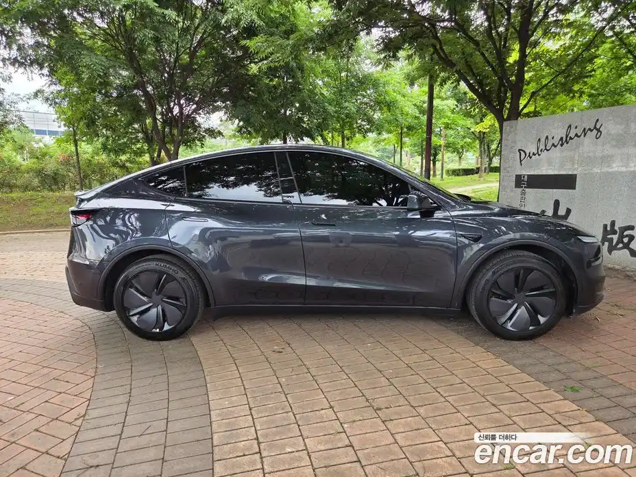 Tesla Model Y 2025 автомат (гидро), фото 7 Tesla Model Y 2025 автомат (гидро), фото 7