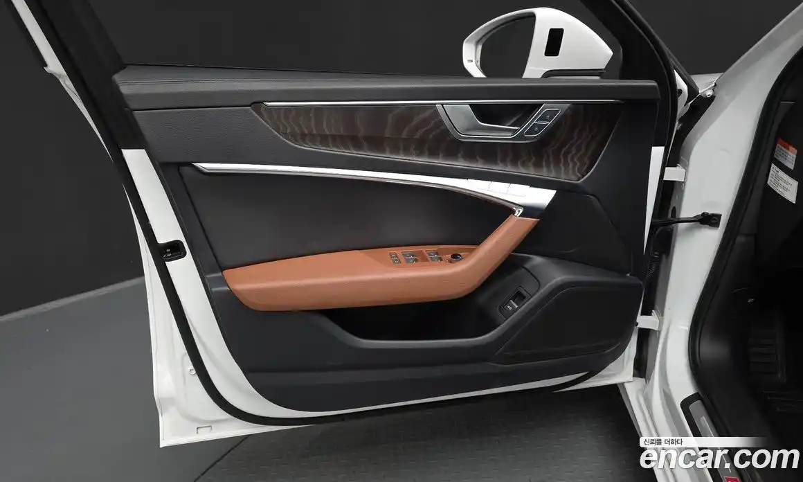 Audi A6 2023 2.0 автомат (гидро), фото 14