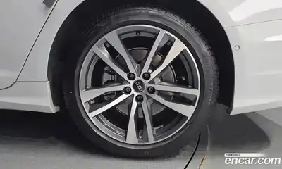 Audi A6 2023 2.0 автомат (гидро), миниатюра 7