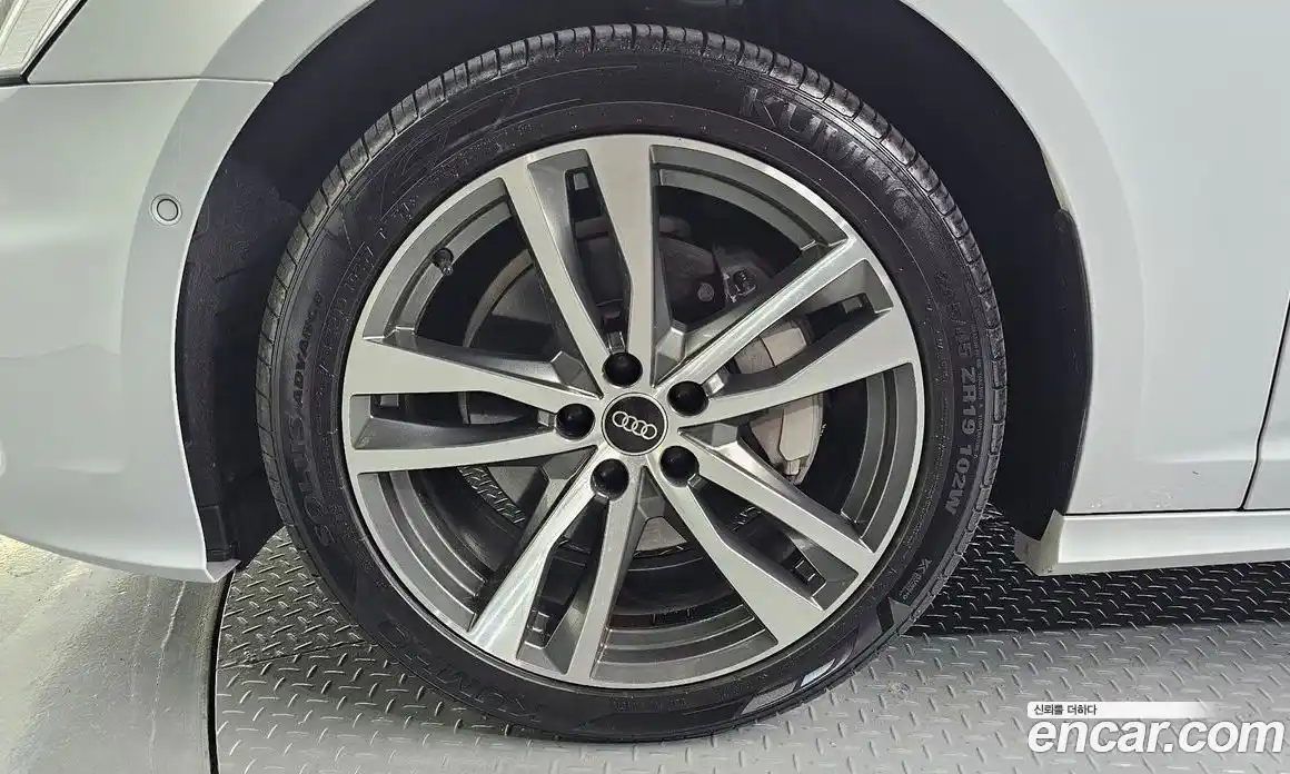 Audi A6 2022 2.0 автомат (гидро), фото 5