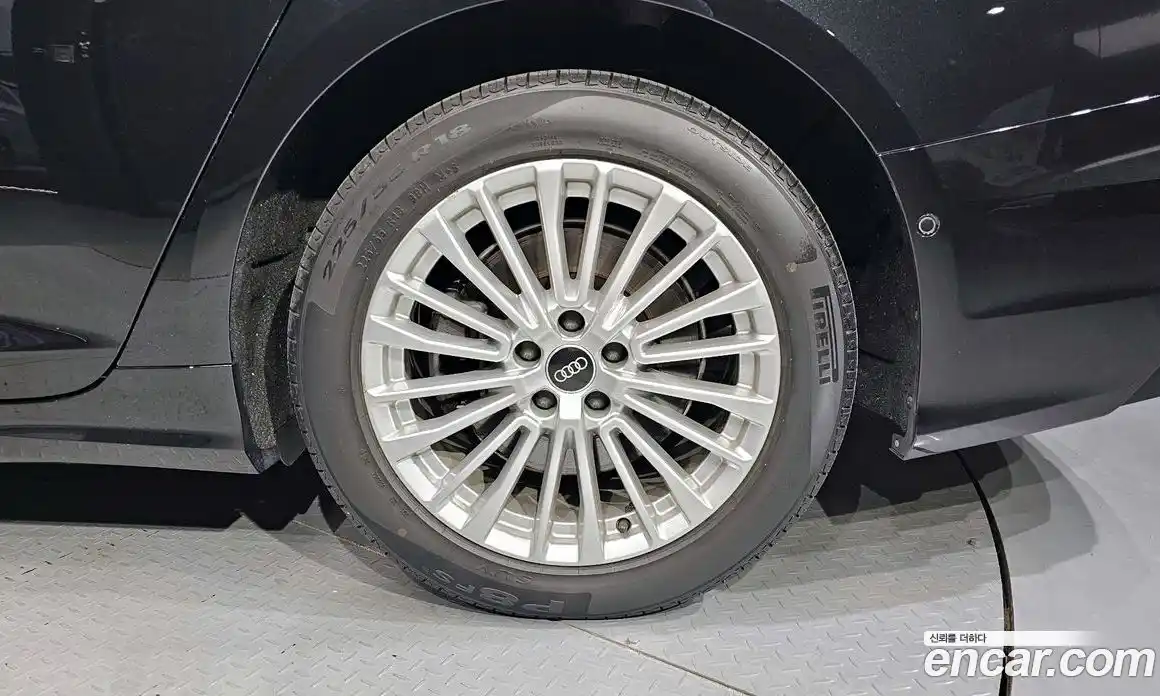 Audi A6 2021 2.0 автомат (гидро), фото 5