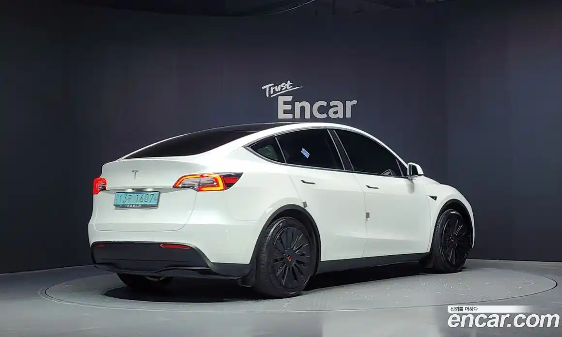 Tesla Model Y 2021 0.2 автомат (гидро), фото 2 Tesla Model Y 2021 0.2 автомат (гидро), фото 2