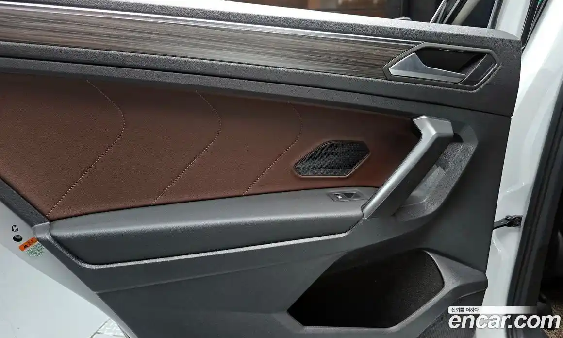 Volkswagen Tiguan 2022 2.0 автомат (гидро), фото 15